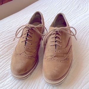 Women’s Buck Loafers Tan Size 8 1/2